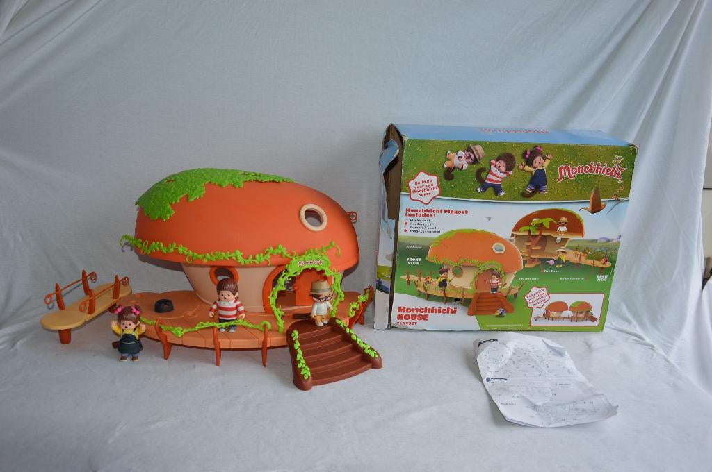 Monchhichi huis speelset/ Monchhichi house met 3 poppetjes, Ophalen of Verzenden, Zo goed als nieuw