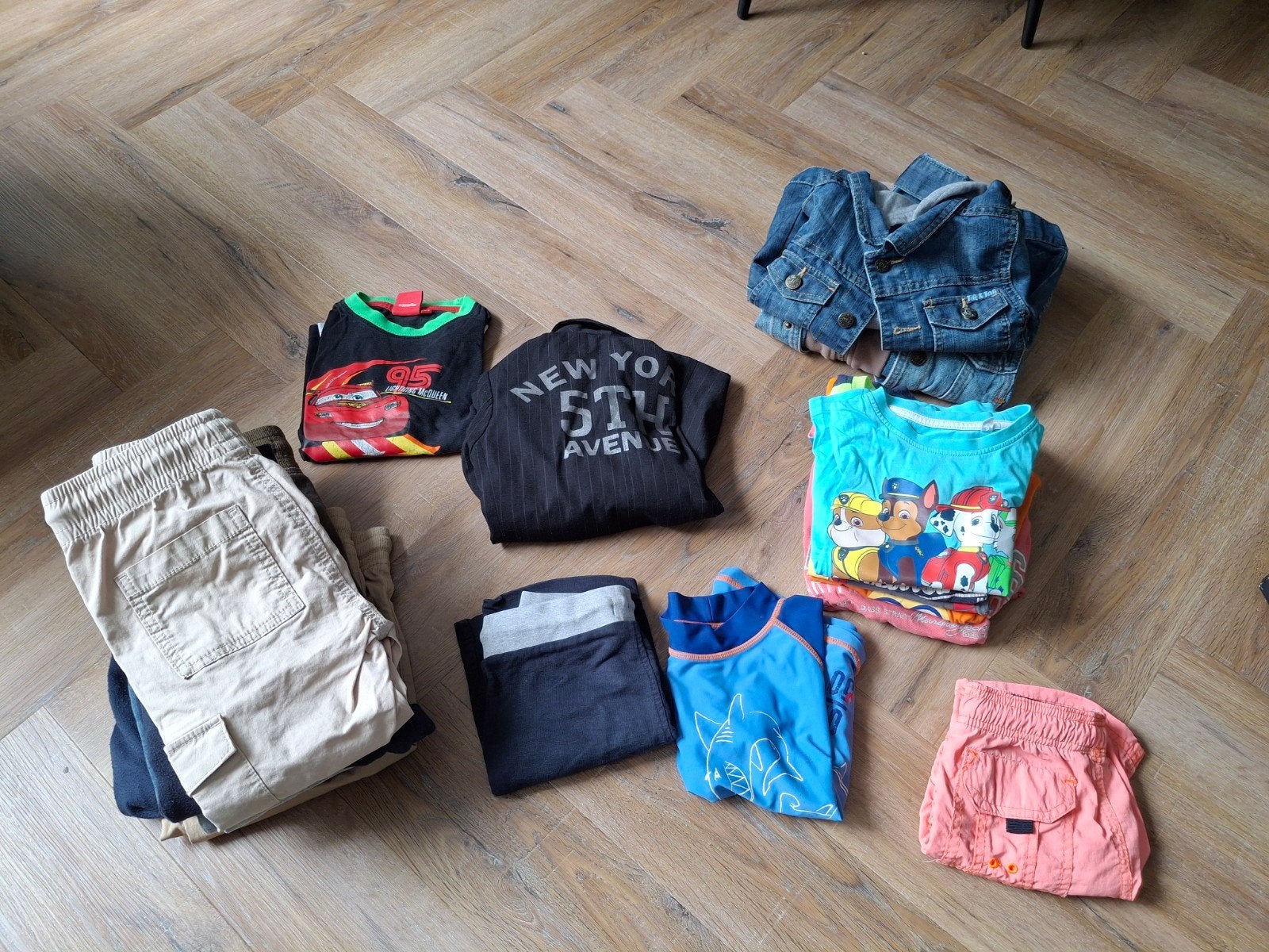 Kledingbundel jongen maat 104 - Diverse kledingstukken, Ophalen of Verzenden, Gebruikt, Jongen, Setje