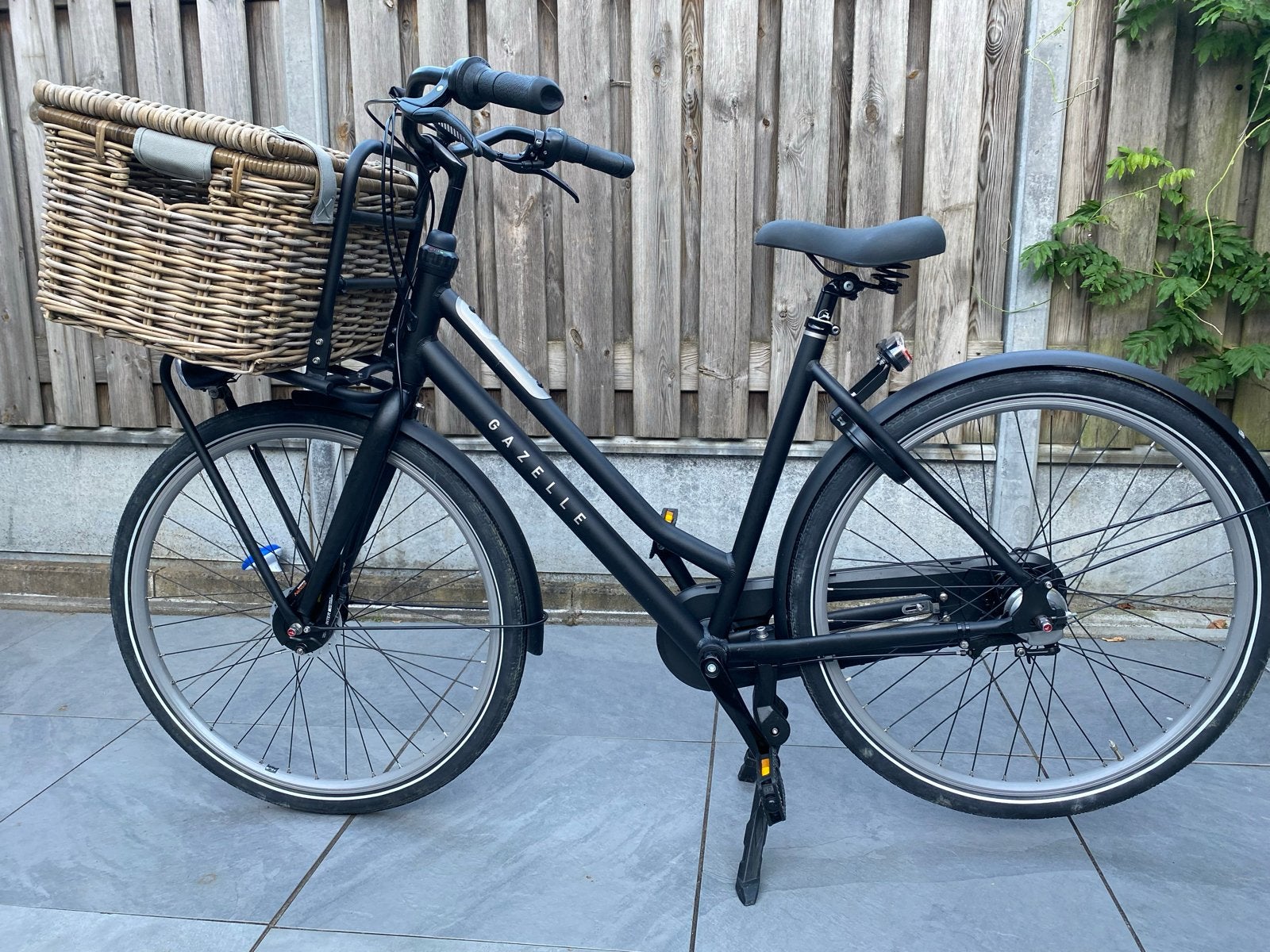 Gazelle Heavy Duty Damesfiets met mand, Ophalen, Versnellingen, Gazelle, Trommelrem