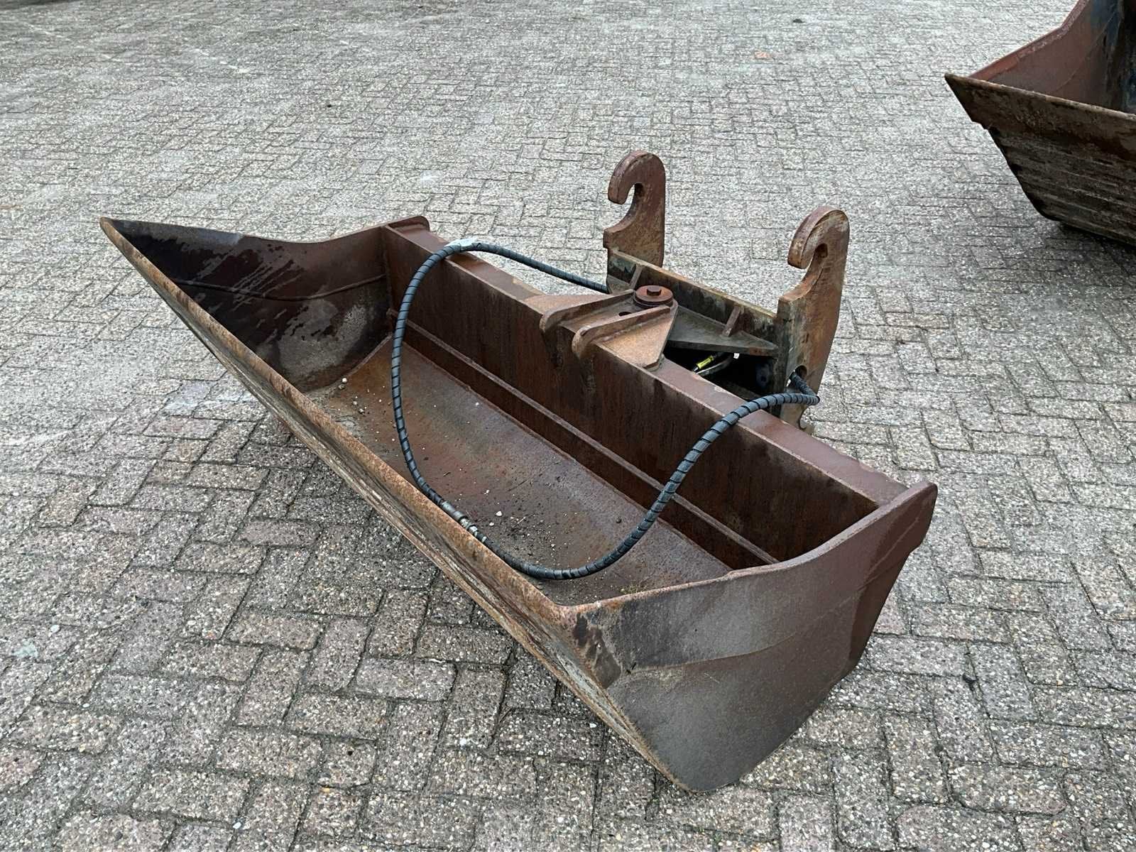 Hydraulische kantelbak “CW30”