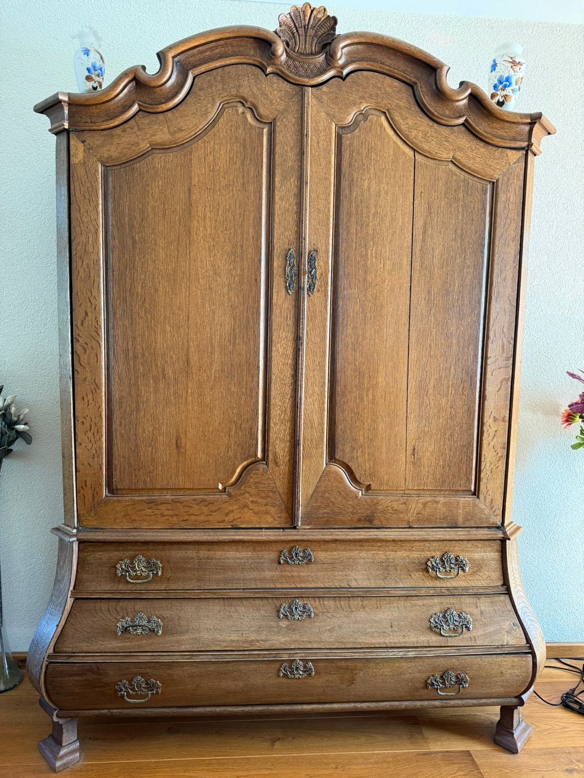 Antieke kast uit ca. 1880–1930, Ophalen