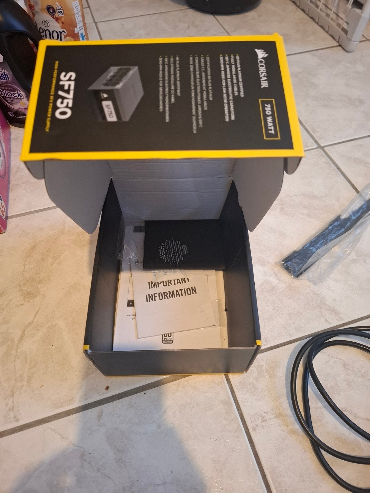Corsair SF750 750 Watt SFX Voeding (PSU) - Uitstekende Staat, Computers en Software, Ophalen of Verzenden, Gebruikt
