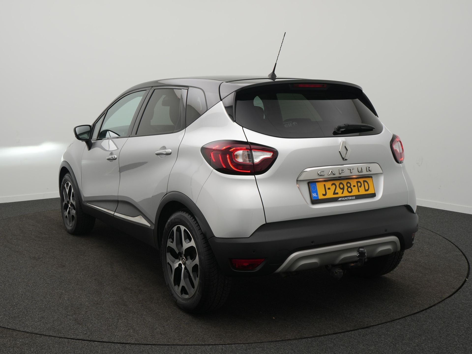 Renault Captur TCe 130 Intens - RIJKLAARPRIJS - 130 pk! - Ac, Auto's, Voorwielaandrijving, Gebruikt, 1226 kg, Leder en Stof