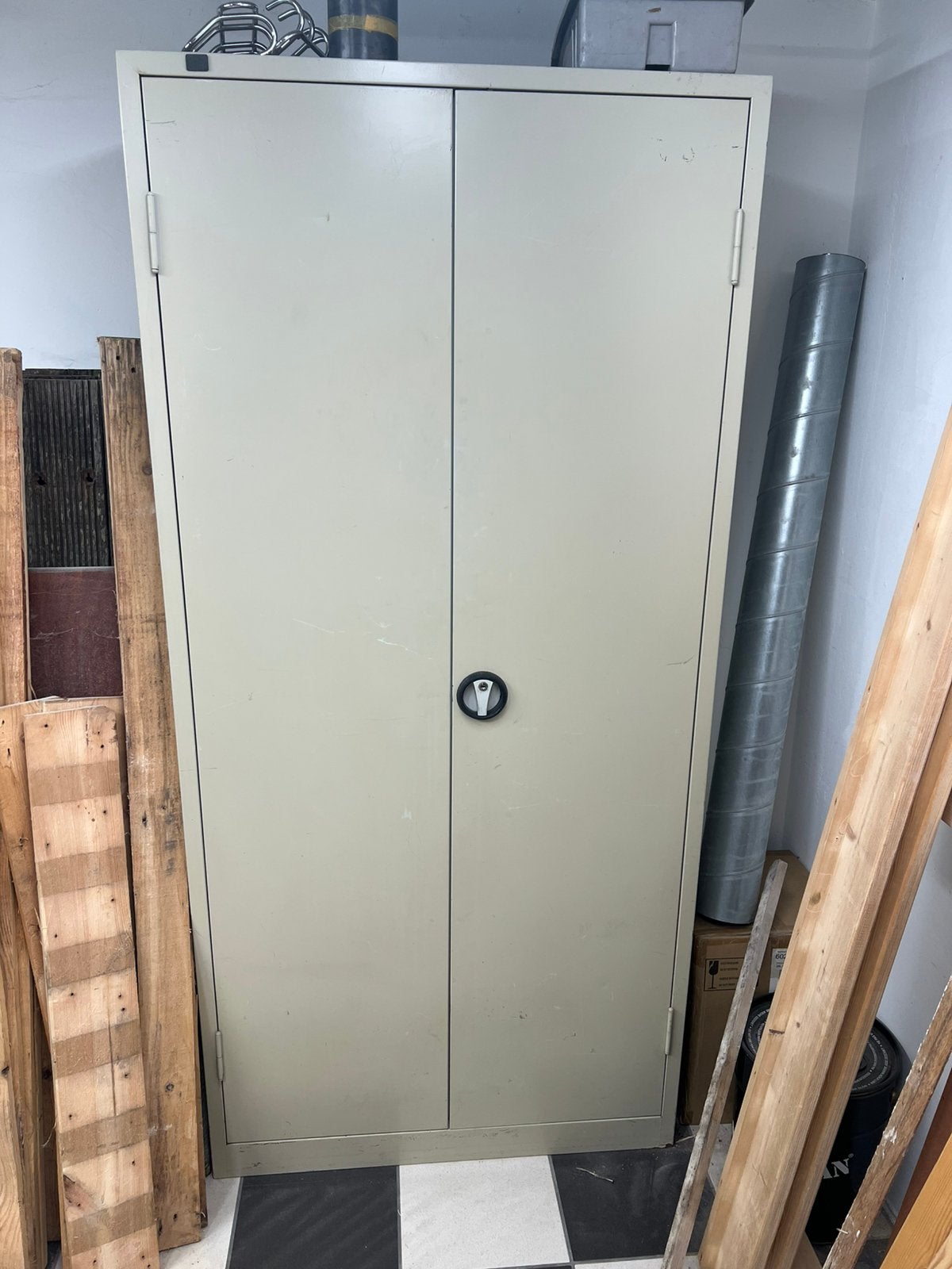 Hoge metalen kast 193 x 92 en 35 diep, Huis en Inrichting, Kasten | Roldeurkasten en Archiefkasten, Ophalen, Gebruikt, 50 tot 100 cm