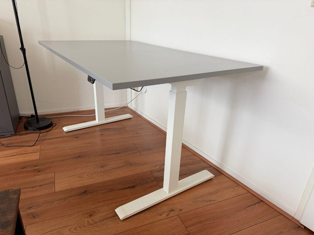 IKEA verstelbaar bureau zit sta 140x80, Ophalen, Zit-sta bureau, Zo goed als nieuw, IKEA