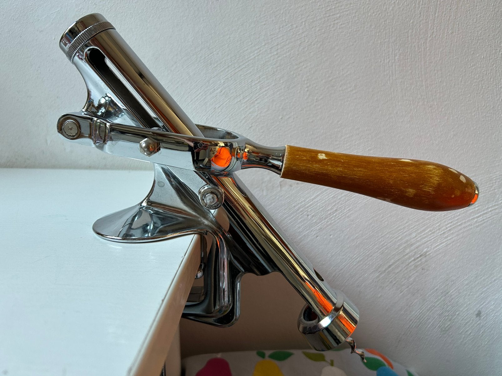 Vintage tafelmodel kurkentrekker wijnopener verchroomd, Huis en Inrichting, Ophalen of Verzenden, Zo goed als nieuw, Metaal, Minder dan 5 flessen