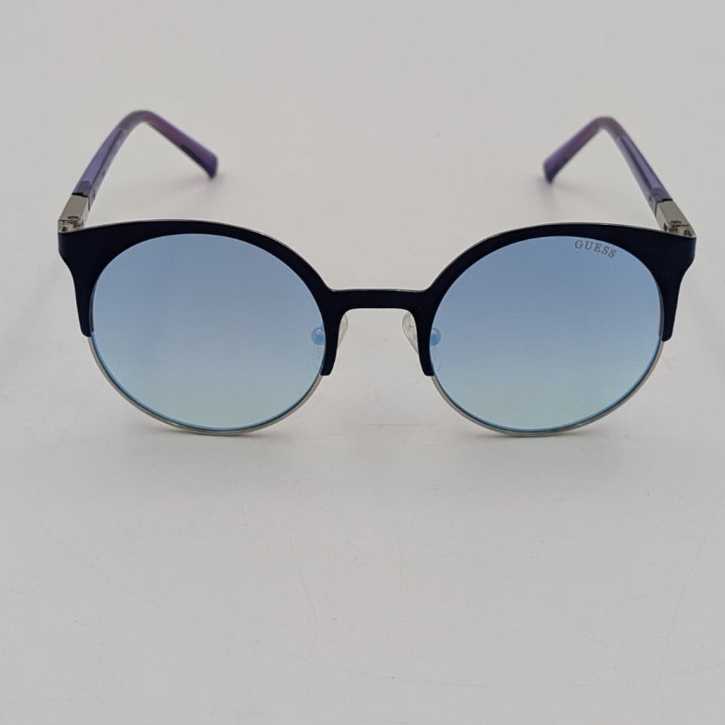 Guess GU3036 92X Zonnebril - Zgan, Guess, Zo goed als nieuw, Support@guess.com, 1444 South Alameda St
Los Angeles, CA 90021
USA