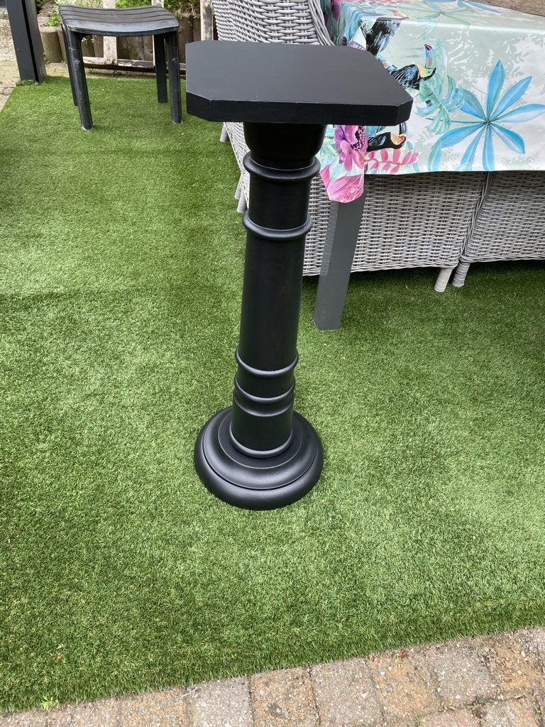 groot zwart plantenstandaard, Huis en Inrichting, Woonaccessoires | Zuilen en Pilaren, Ophalen, Zo goed als nieuw