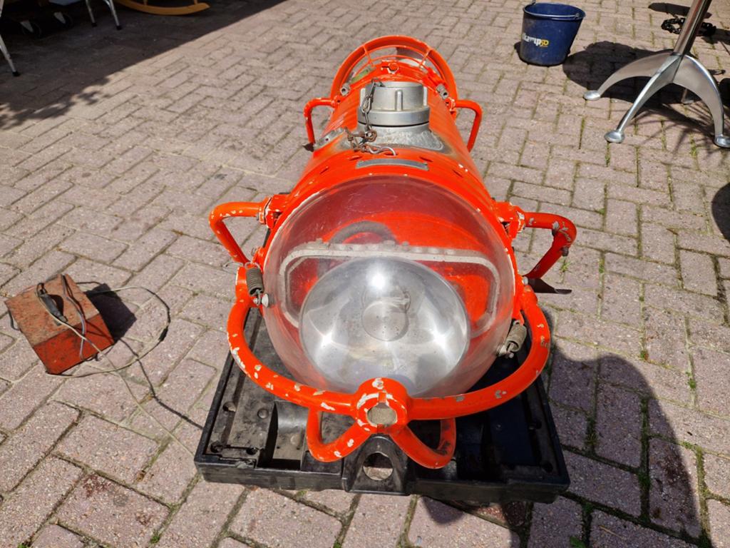 Onderwaterscooter met lamp werken  te zien, Watersport en Boten, Duiken, Ophalen of Verzenden, Gebruikt, Overige typen