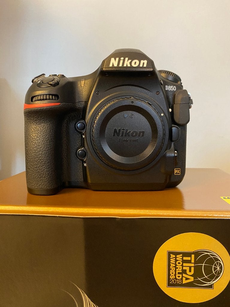 Nikon D850 body occasion in prima staat met 114133 clicks, Ophalen, Draagriem, Gebruikt, Spiegelreflex