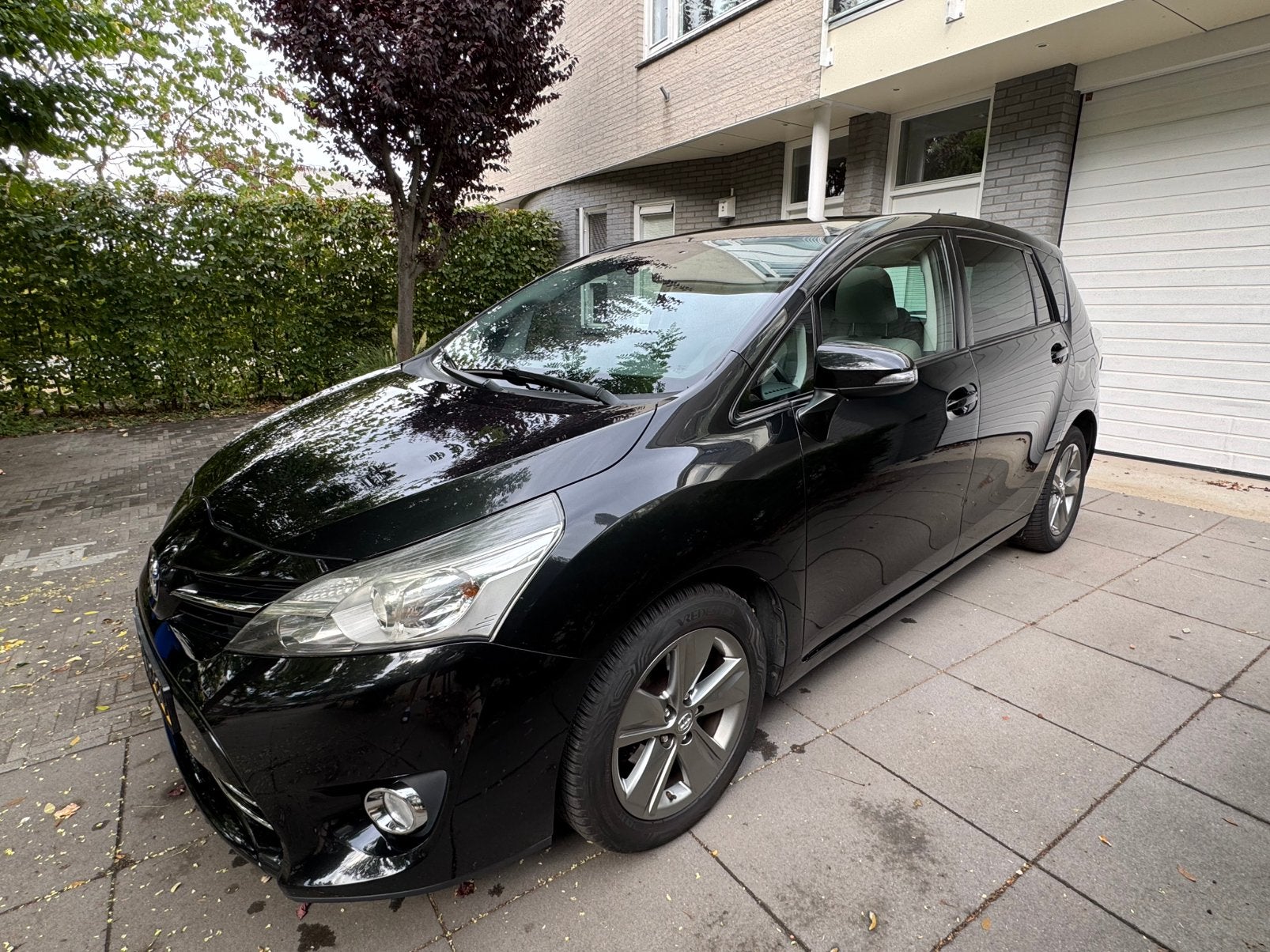 Toyota Verso 1.8 Vvti CVT 5P 2014 Zwart, Auto's, 4 cilinders, Leder en Stof, Zwart, Origineel Nederlands