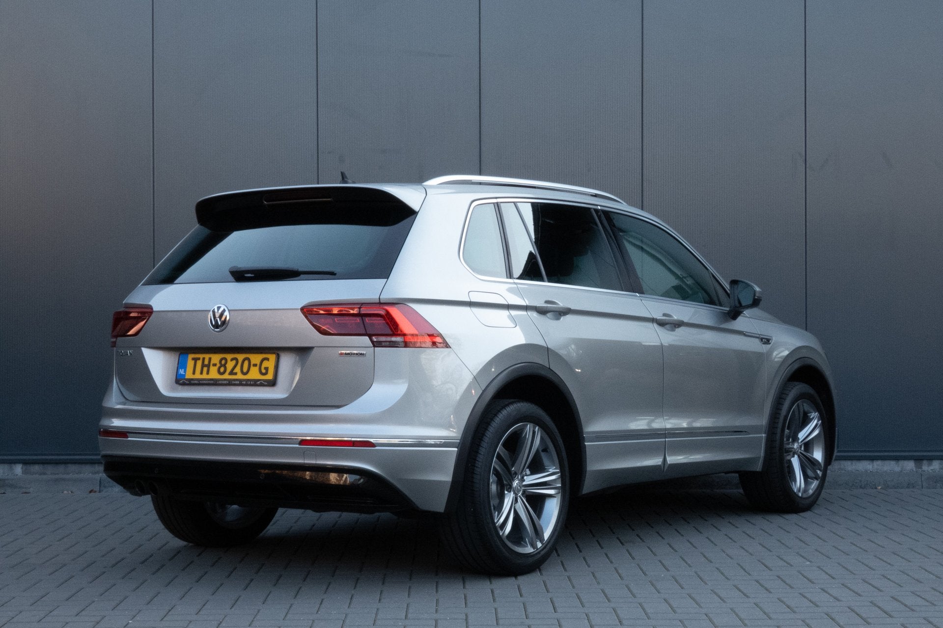 Volkswagen Tiguan 1.4 TSI 4Motion Highline Business R | R-LI, Auto's, Automaat, Gebruikt, Euro 6, 4 cilinders