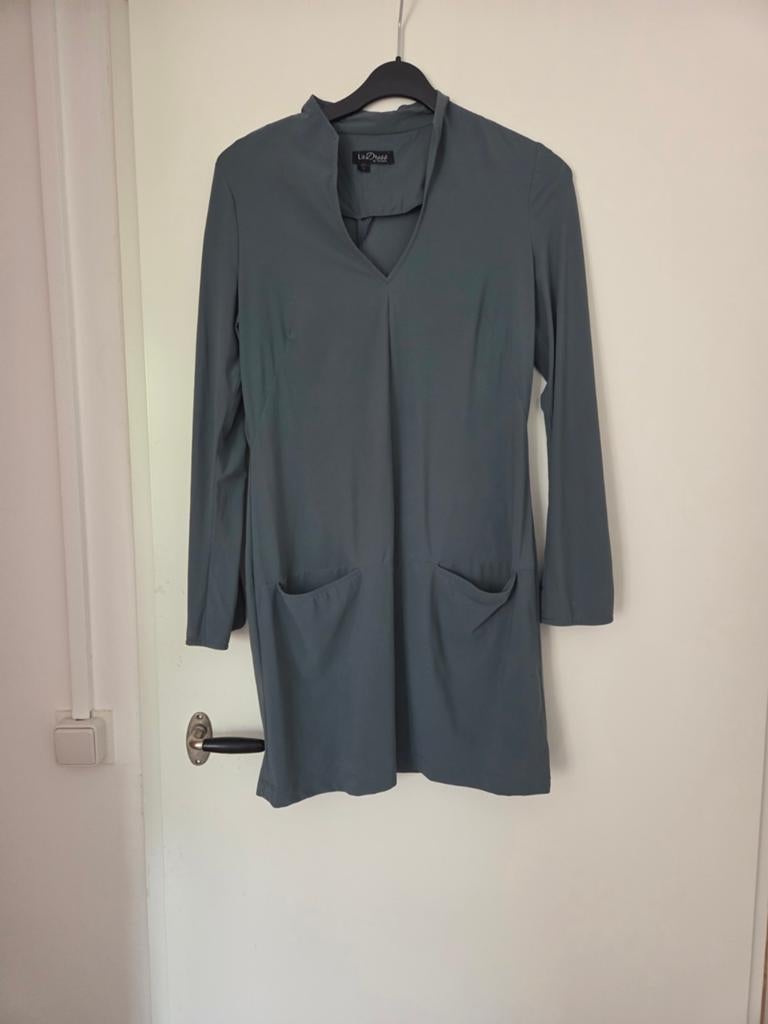 LaDress Jurk S Grijsgroen Travelstof, Ophalen of Verzenden, Maat 36 (S), LaDress, Gedragen
