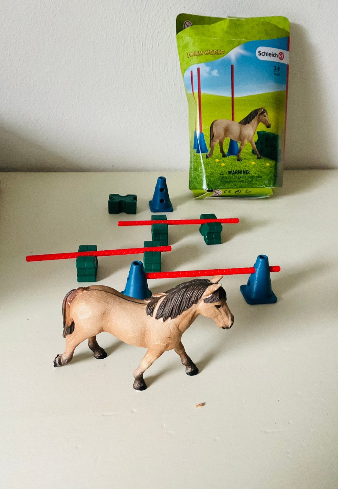 Schleich slalom set 42483, Verzamelen, Verzenden, Gebruikt, Paard, Beeldje of Figuurtje