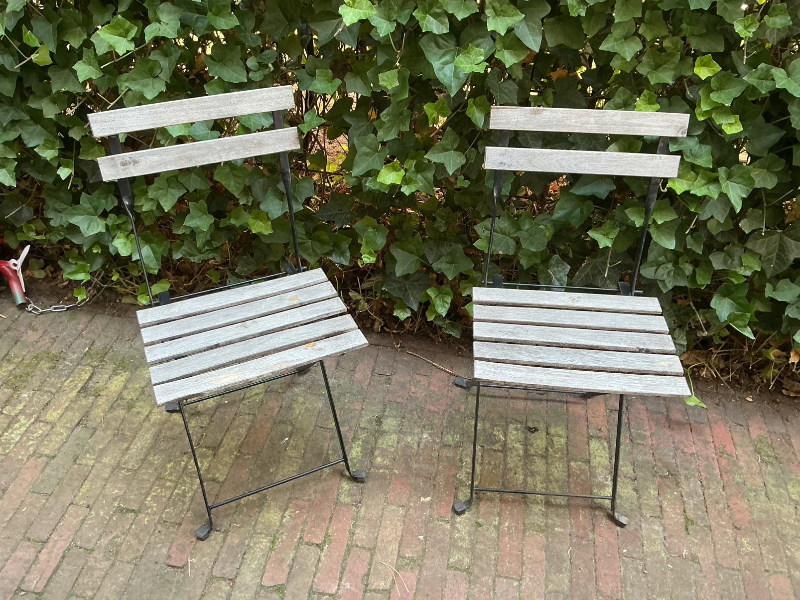 2 bistro stoeltjes, Ophalen, Zo goed als nieuw, Metaal