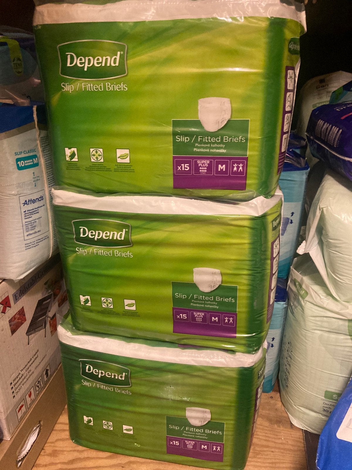 Depend slip / fitted briefs incontinentie luiers, Diversen, Verpleegmiddelen, Ophalen, Zo goed als nieuw