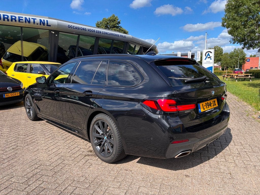 BMW 5-serie Touring 520i High Executive Edition M-pakket, Ca, Auto's, BMW, Automaat, 1998 cc, Achterwielaandrijving, Gebruikt