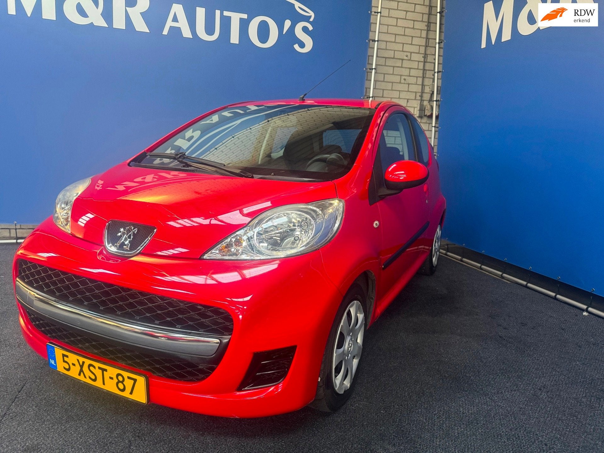 Peugeot 107 1.0-12V Millesim 200 Automaat Nieuwe APK, Auto's, Stof, Gebruikt, 4 stoelen, 68 pk