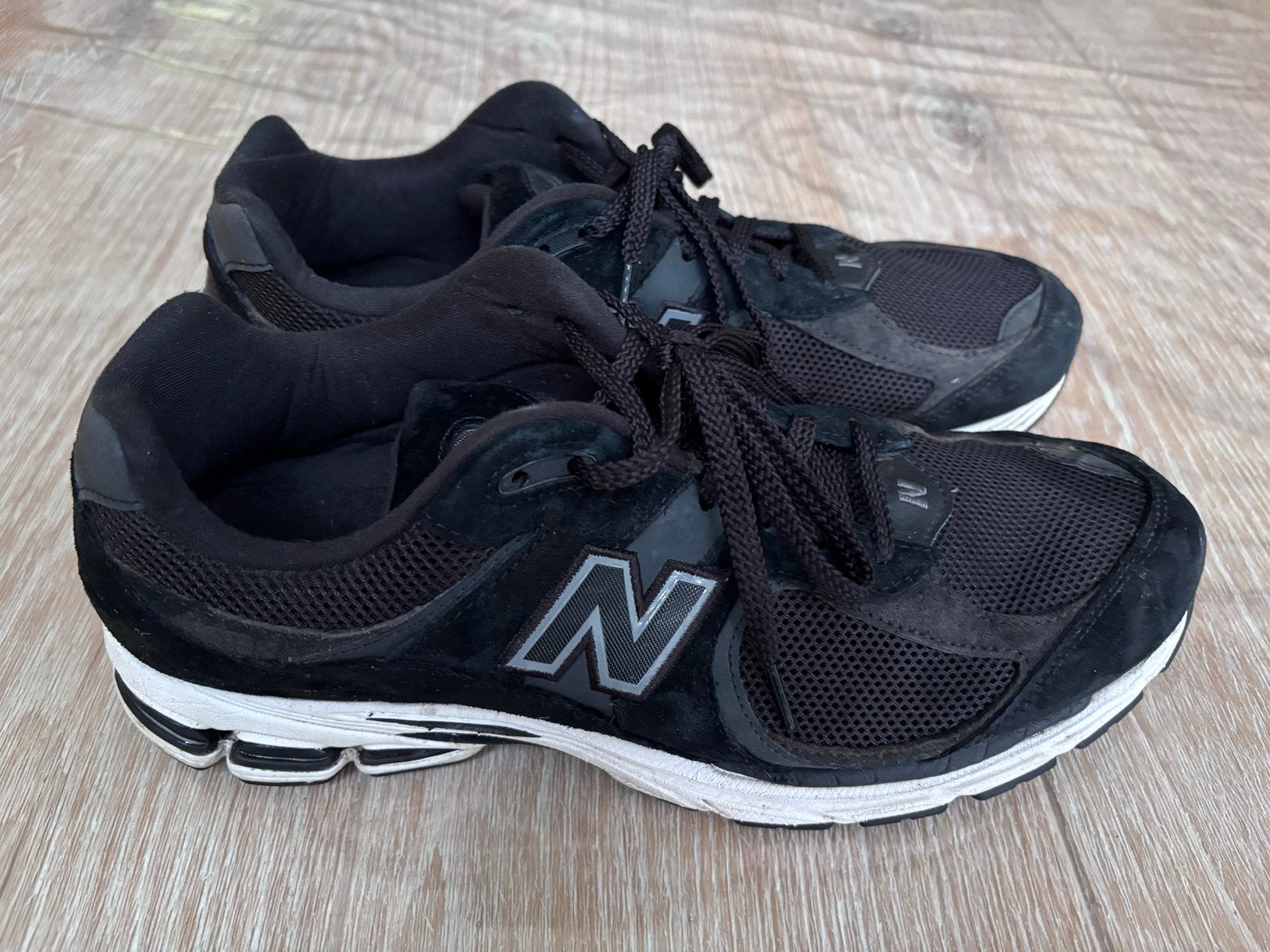 New Balance 2002R Zwart - mt 47,5 - Zo goed als nieuw, Ophalen of Verzenden, Zo goed als nieuw, Zwart, Sneakers of Gympen