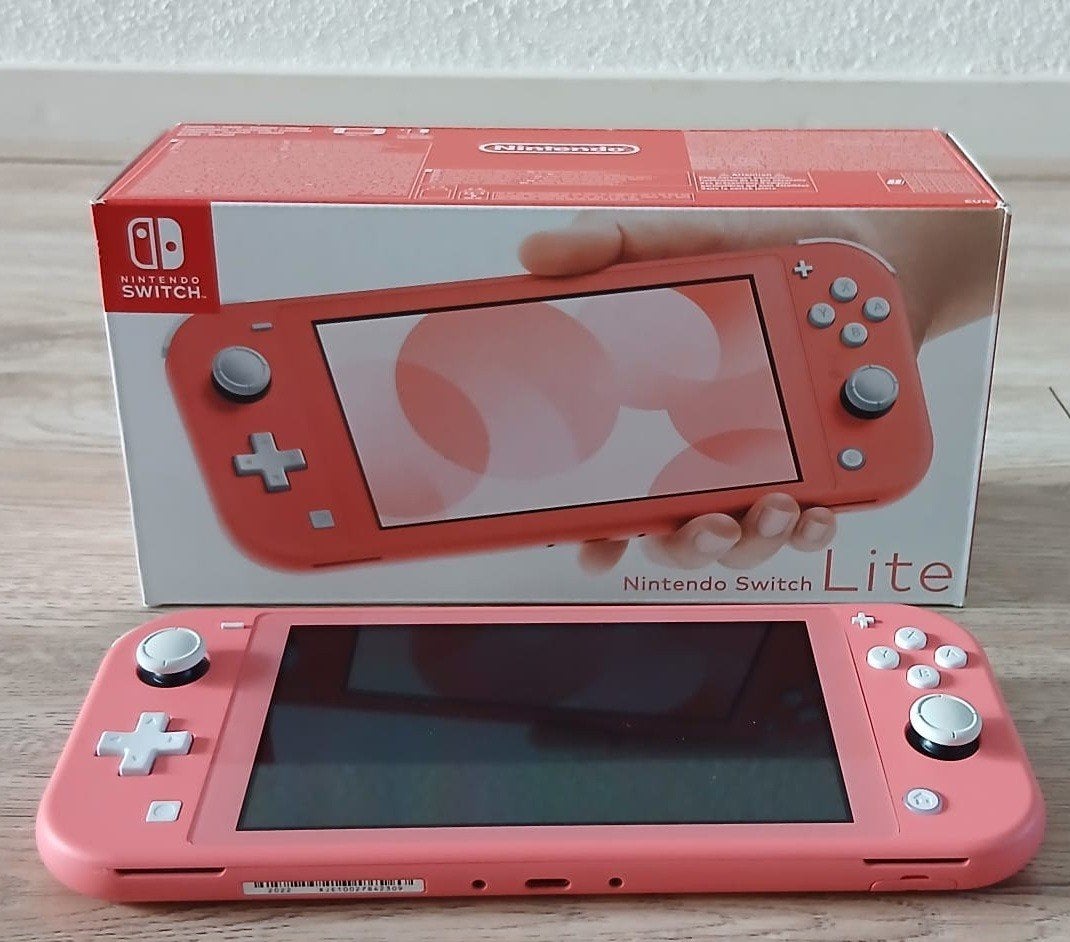 Nintendo Switch Lite + oplader + SD kaart + etui, Ophalen, Overige kleuren, Zo goed als nieuw, Met beschermhoes of tas