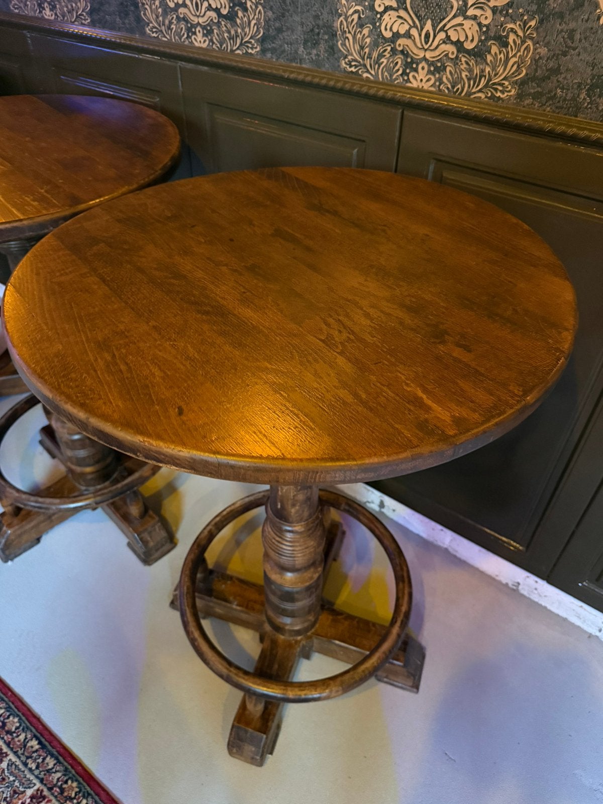 Statafel Amsterdam café kroeg hangtafel tafel bruin, Huis en Inrichting, Ophalen, Gebruikt