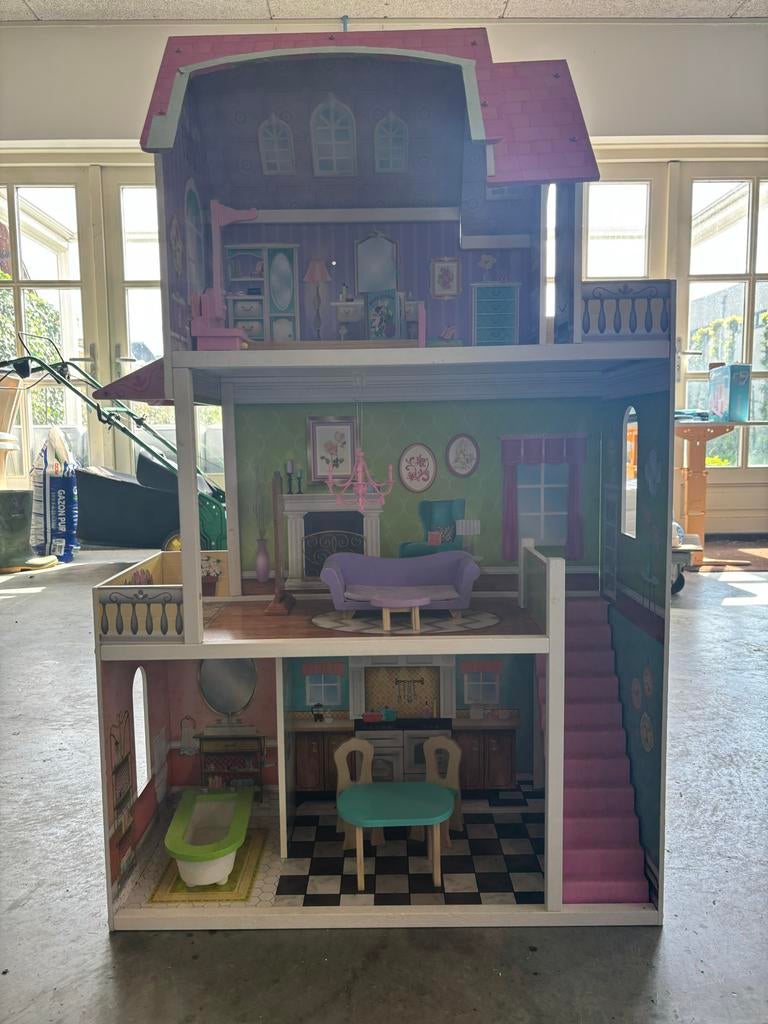Mooi Barbie huis - 120x70x30 cm, Ophalen of Verzenden, Zo goed als nieuw, Poppenhuis