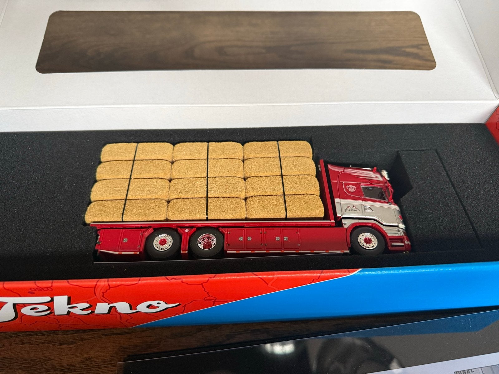 tekno Nieuwe Scania Pierrard model met certificaat en doos, Ophalen of Verzenden, Nieuw, Overige typen
