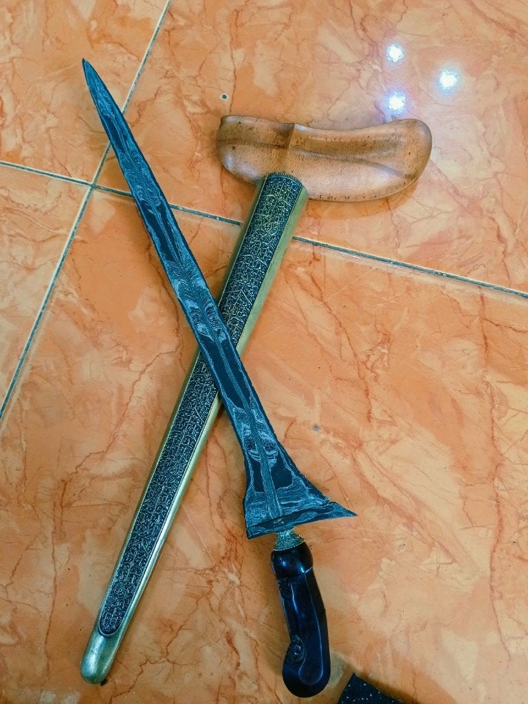 Antieke Keris Brojol Pamor Kombinasi Ron Genduru SVH63, Indonesië, Meerkleurig, Wapen, Gesneden