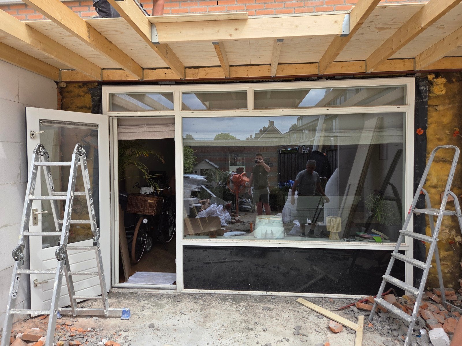 Gratis kozijn + deur (inclusief glas HR++), Tuin en Terras, Tuinhuizen, Minder dan 250 cm, Gebruikt, Schuur, Ophalen of Verzenden