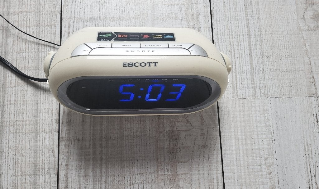 Wekker radio SCOTT CMX 118:, Ophalen of Verzenden, Zo goed als nieuw, Analoog