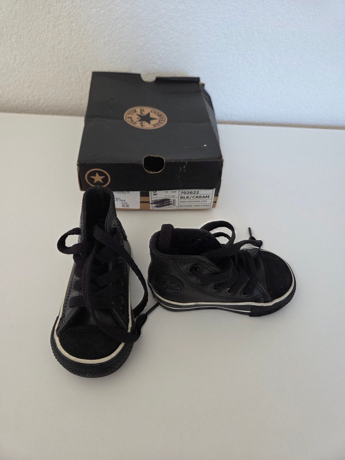 Nette leer zwarte convers Chuck Taylor All stars maat 19.
Ui, Schoentjes, Jongetje of Meisje, Ophalen of Verzenden, Zo goed als nieuw