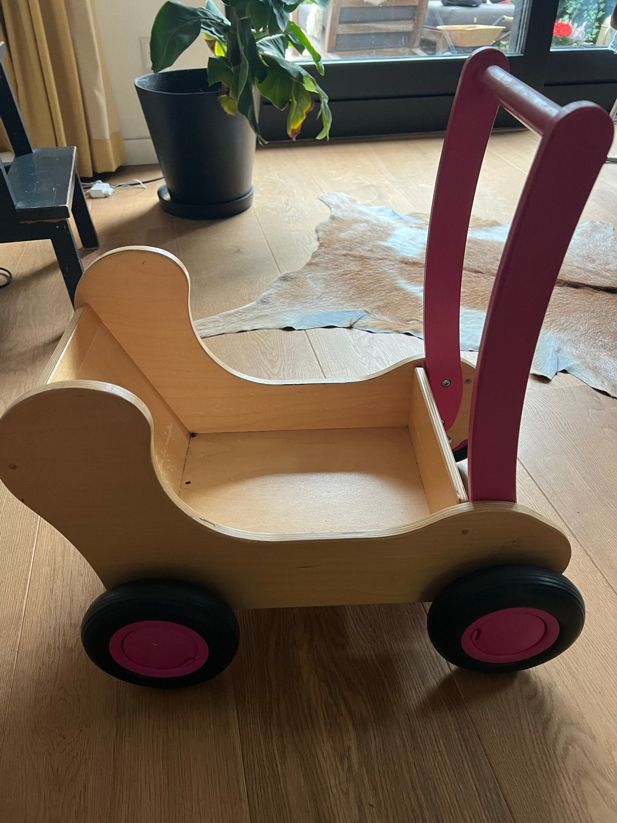 Van Dijk houten kinderwagen loopwagen, Kinderen en Baby's, Ophalen, Zo goed als nieuw, Overige typen, Met wieltjes