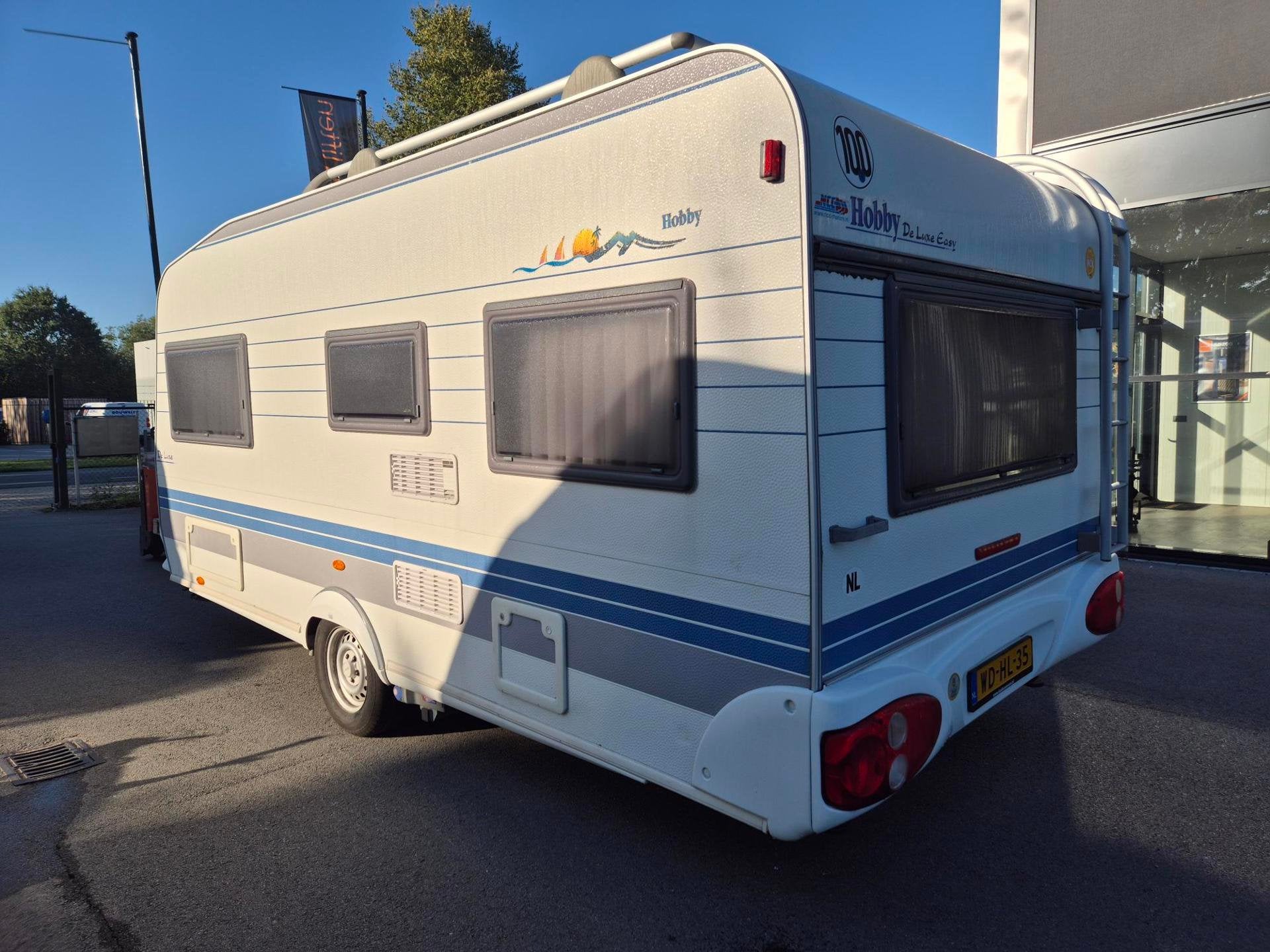 Hobby 460 UFE Mover, Voortent + Nw. Etui luifel, Rondzit, Hobby, Bedrijf, 750 - 1000 kg