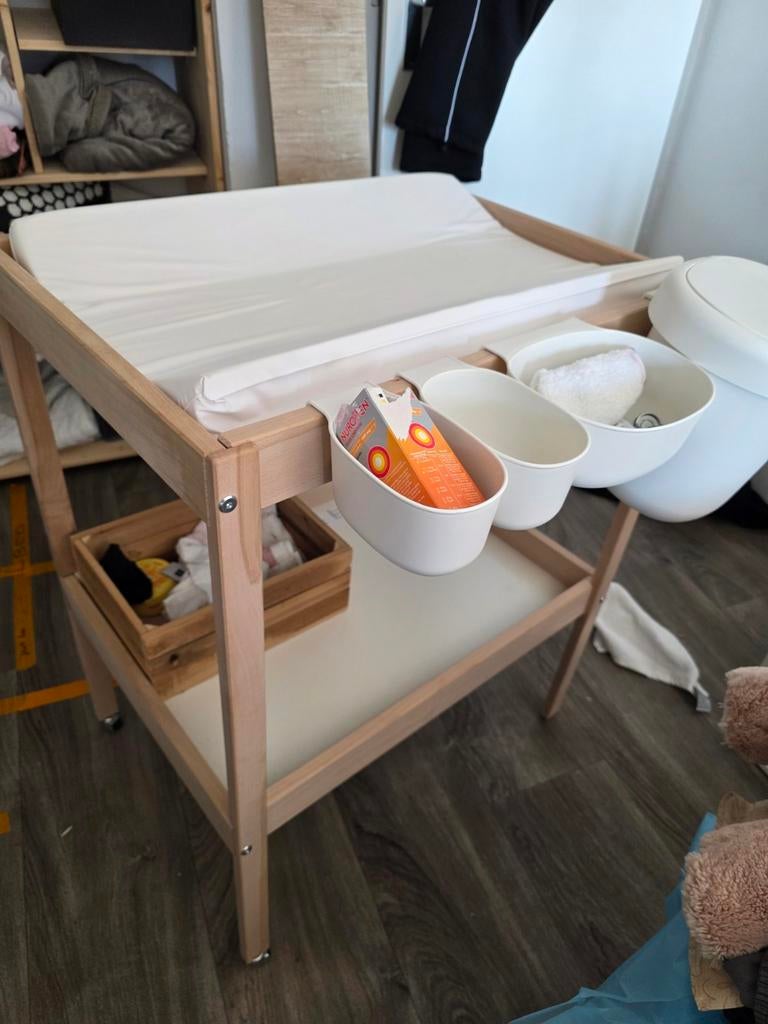 Ikea Commode met aankleedkussen en bakjes, Minder dan 75 cm, 50 tot 70 cm, Ophalen of Verzenden, Zo goed als nieuw