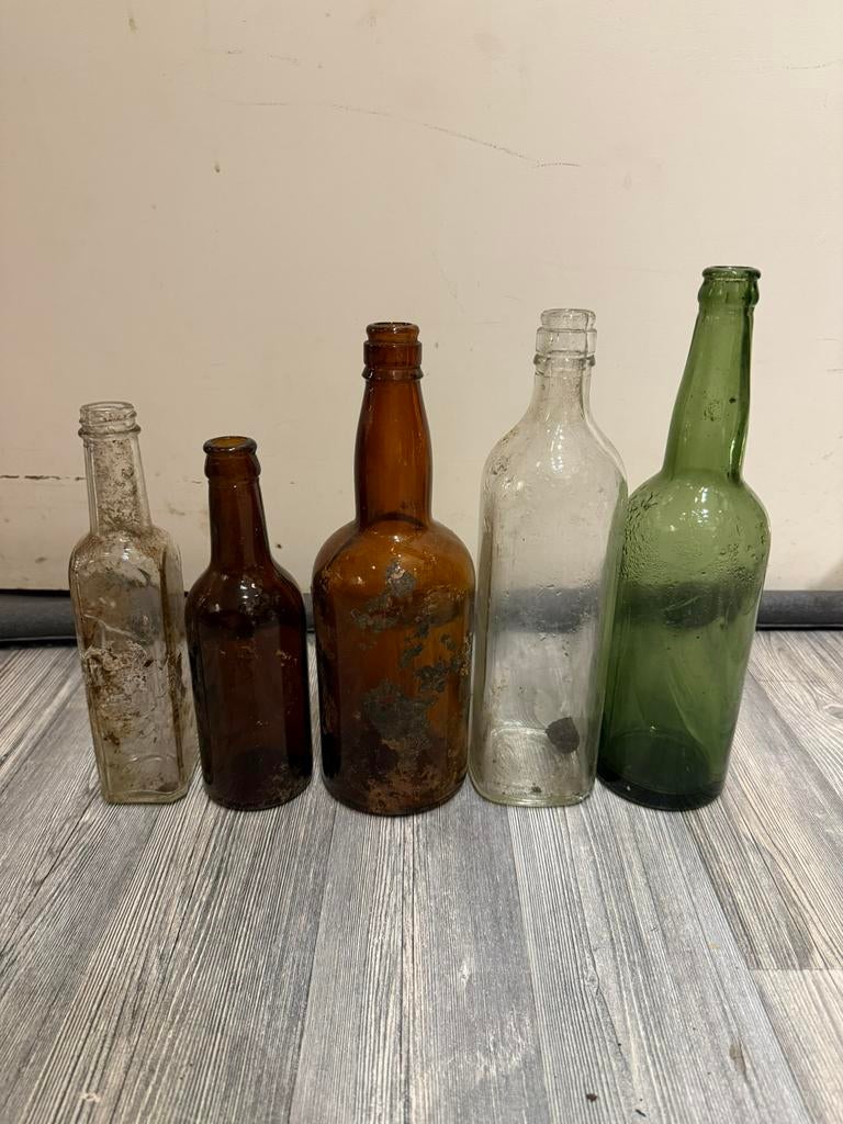 Lot Bodemvondst Brits/Canadese Flessen ww2, Verzamelen, Ophalen of Verzenden, Landmacht, Engeland, Hulzen of Bodemvondsten