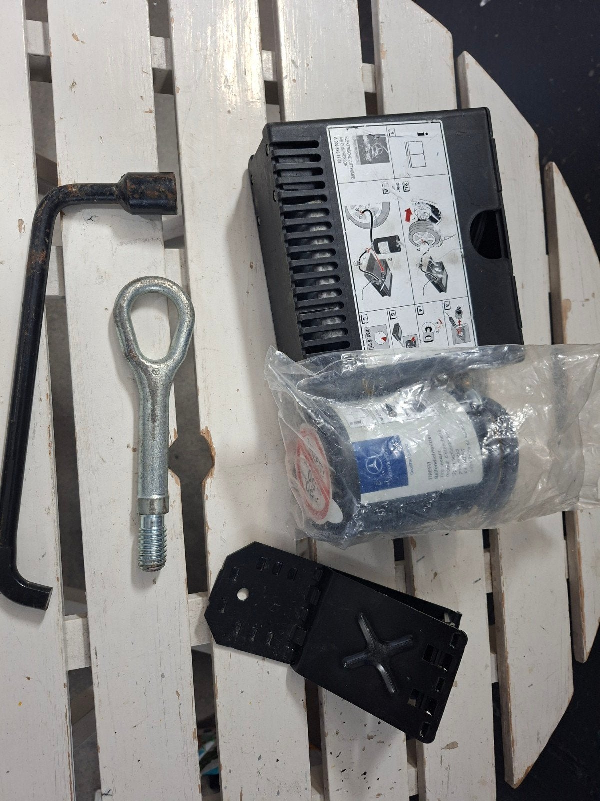 Mercedes-Benz Bandenreparatieset en Sleepoog, Ophalen of Verzenden, Nieuw