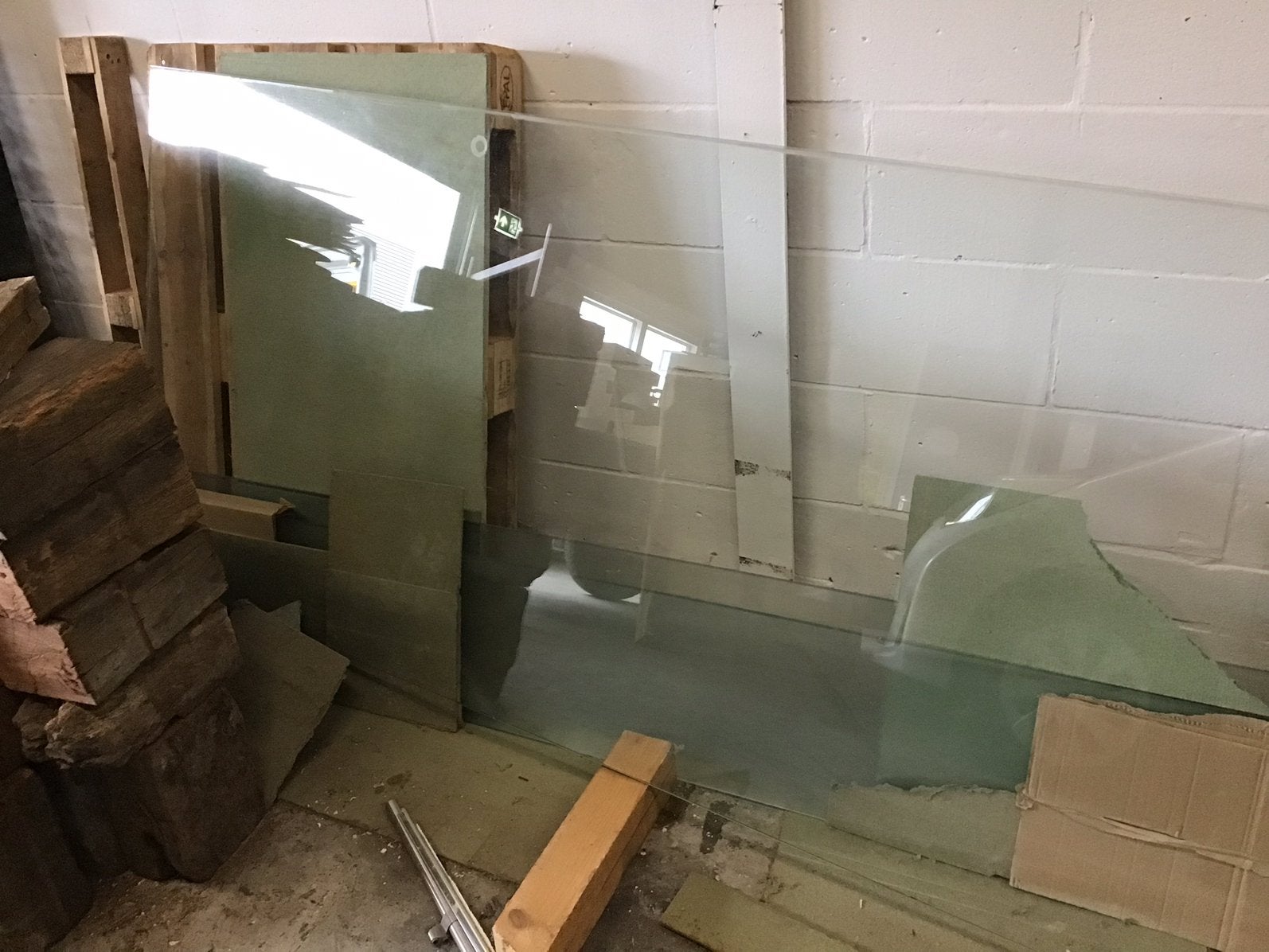 Glazen douchewand met bevestiging 263cm Hoog 104,5cm breed, Huis en Inrichting, Badkamer | Badkamermeubels, Ophalen, Zo goed als nieuw