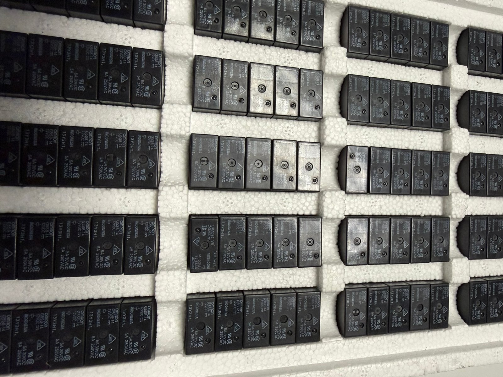 100x omron relais G5SB-14 12 volt dc enkelpolig, Hobby en Vrije tijd, Ophalen of Verzenden, Nieuw
