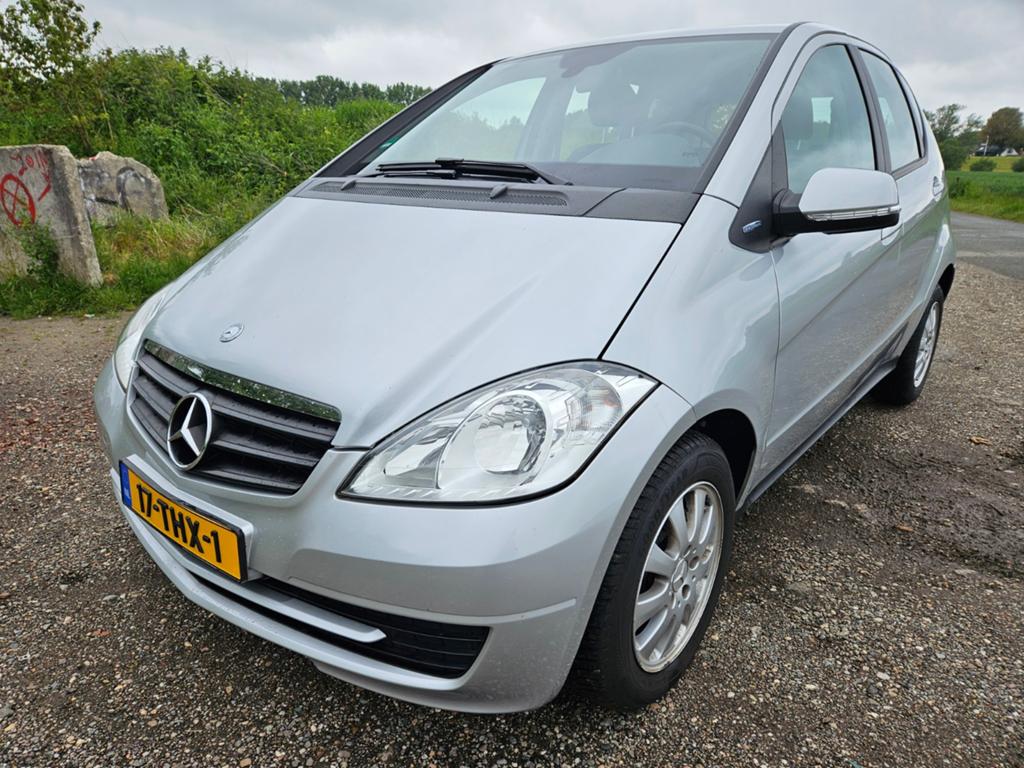 Mercedes-Benz A-Klasse 1.5 A160 5DRS 2012 Slechts 75dkm!!, Auto's, Voorwielaandrijving, Euro 5, Stof, Zwart