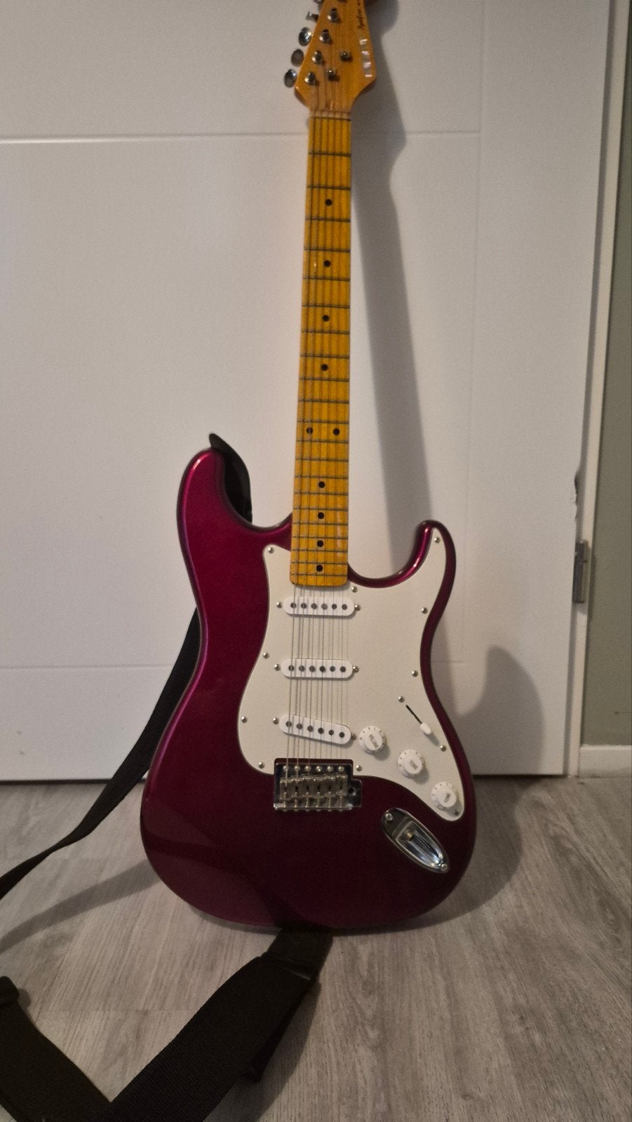 london city spitfire mk 2 rood, Muziek en Instrumenten, Ophalen, Gebruikt, Solid body, Overige merken