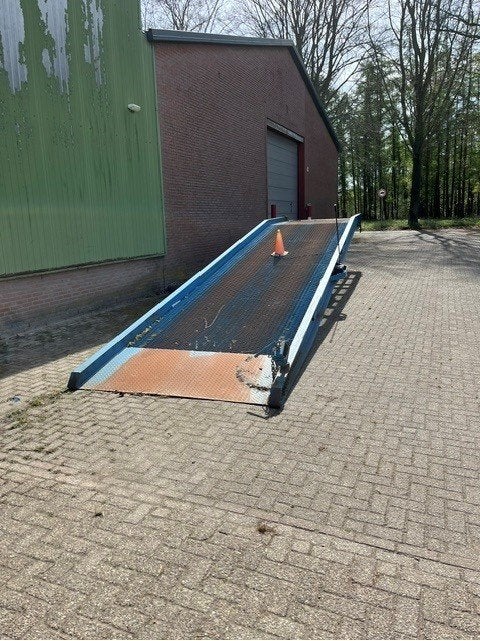 Storax mobiele laadbrug, Ophalen