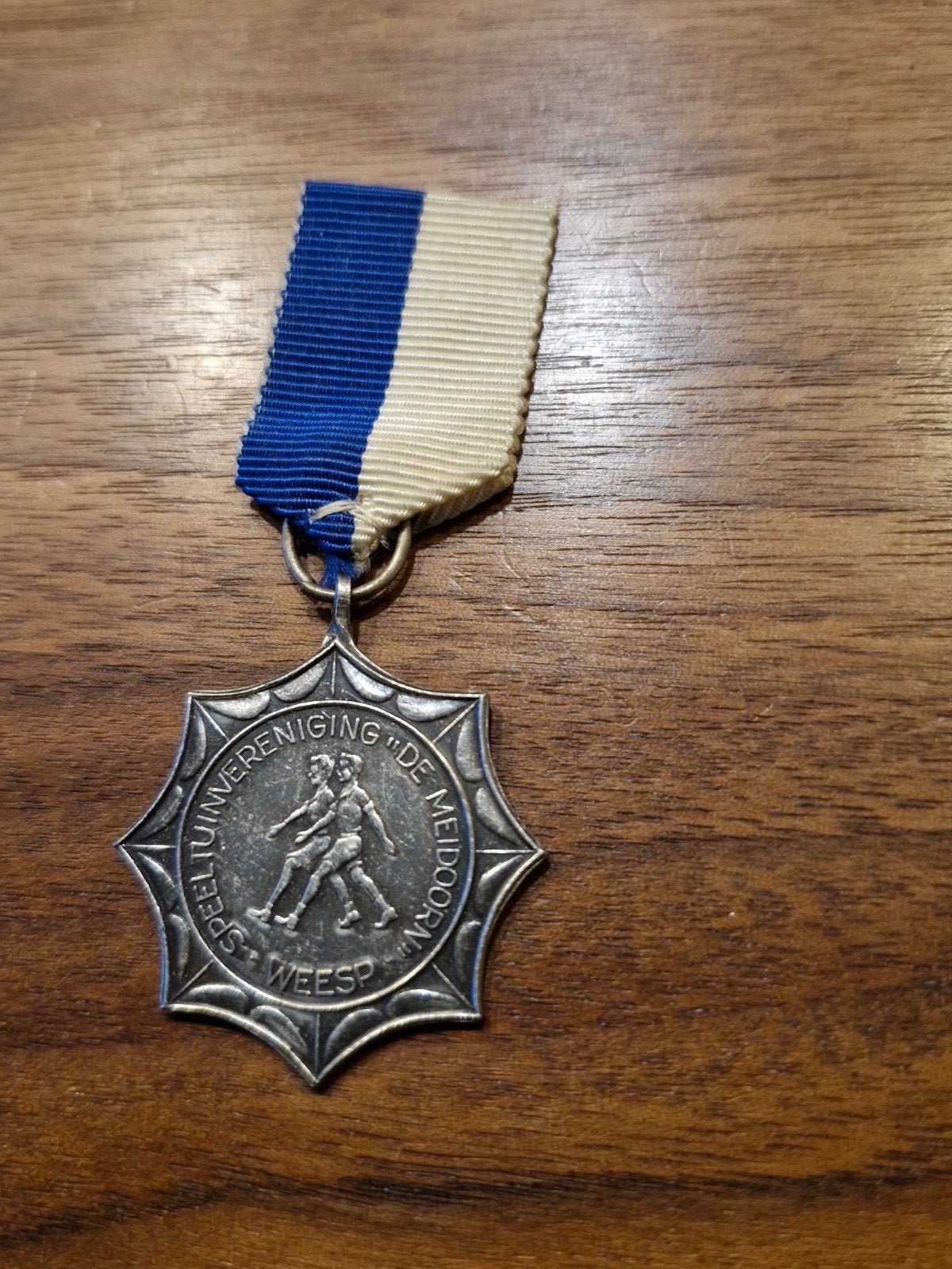 362 Oude medaille Speeltuinvereniging De Meidoorn Weesp, Ophalen of Verzenden, Overige materialen