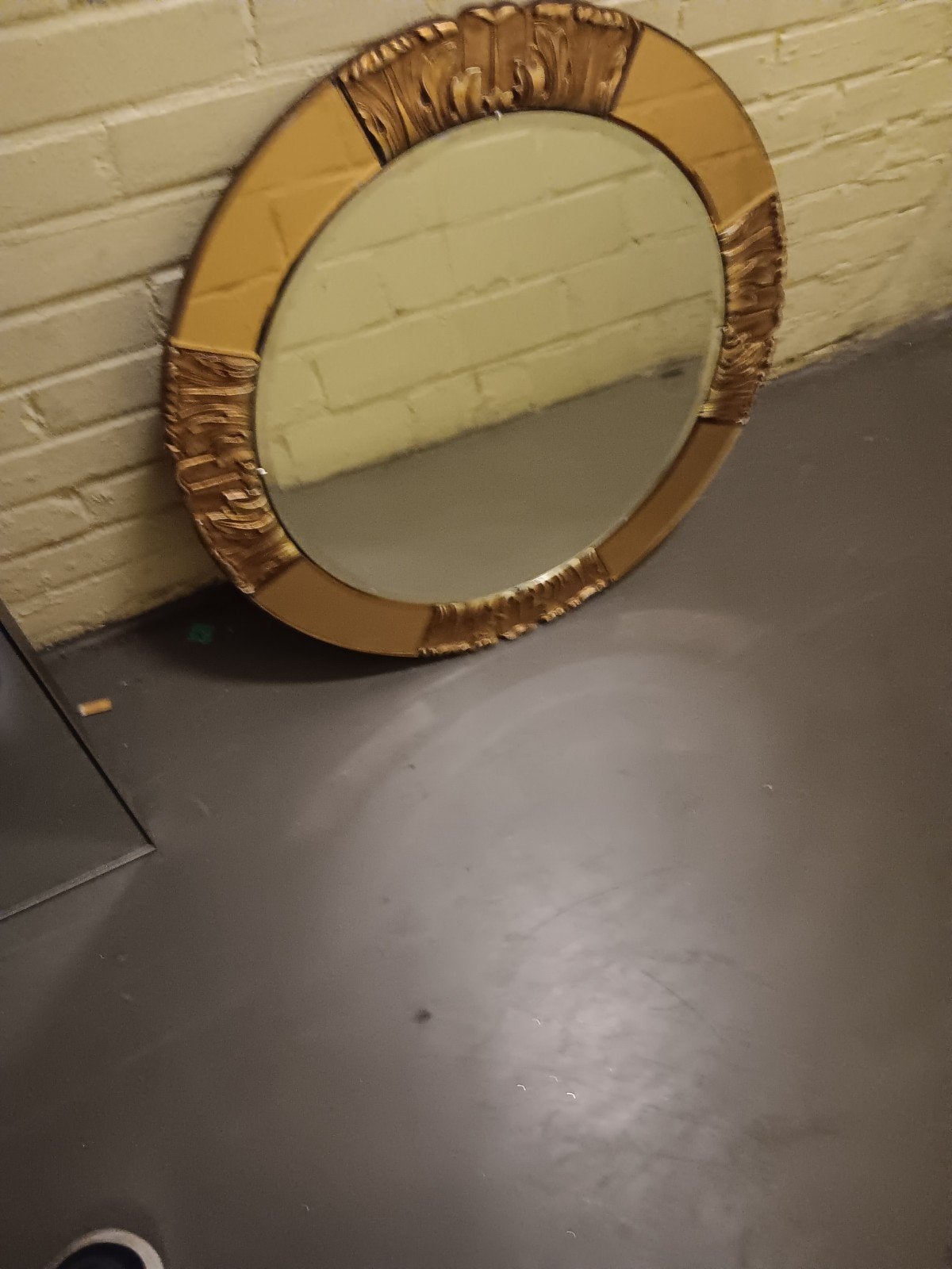 Decoratieve spiegel met gouden lijst, Antiek en Kunst, Ophalen, Rond, 50 tot 100 cm, Minder dan 100 cm