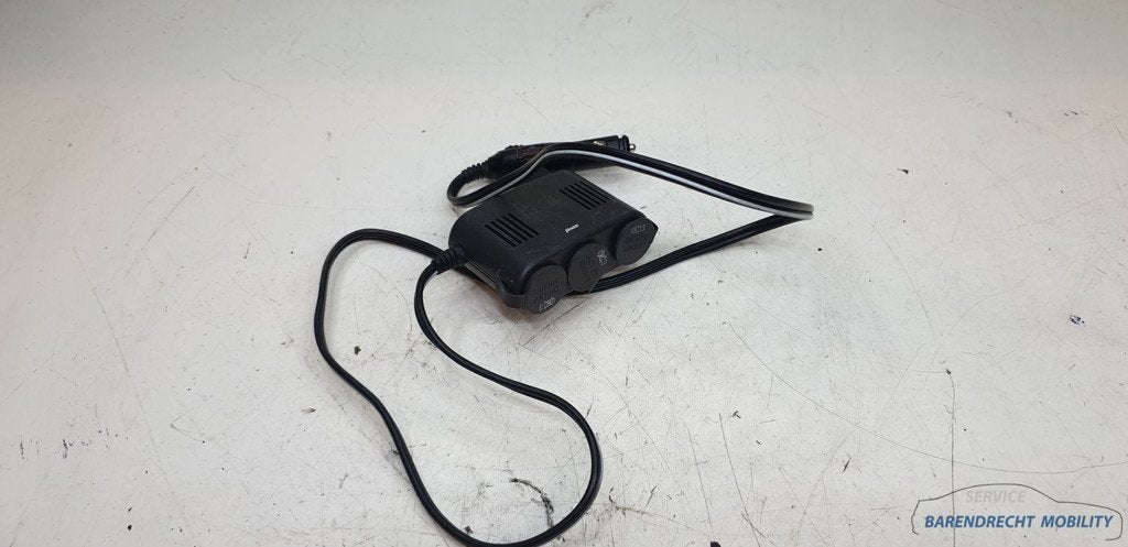 Universele 12V volt aansluiting met 3 uitgangen + USB gezeke, Info@fabrikant.eu, Fabrikantstraat 1
1000 AA  Amsterdam, NL, Ophalen of Verzenden