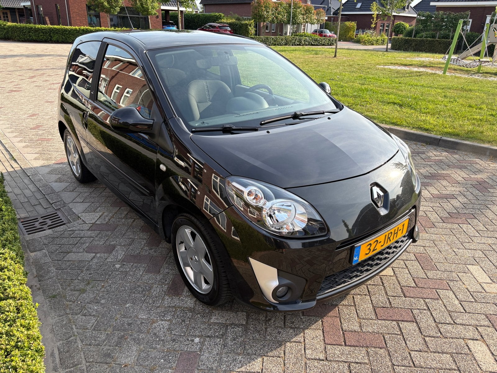 Renault Twingo 1.2 16V Nokia 2009 Zwart met Airco, Voorwielaandrijving, 31 €/maand, 4 cilinders, 4 stoelen
