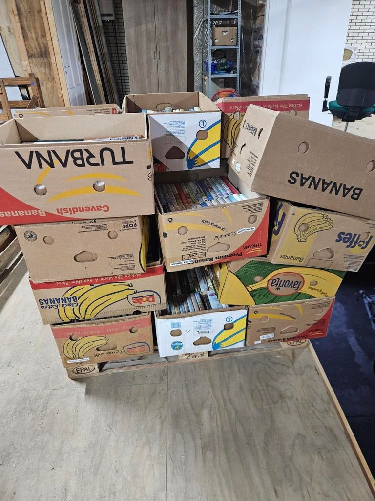 30 dozen met boeken, Boeken, Ophalen