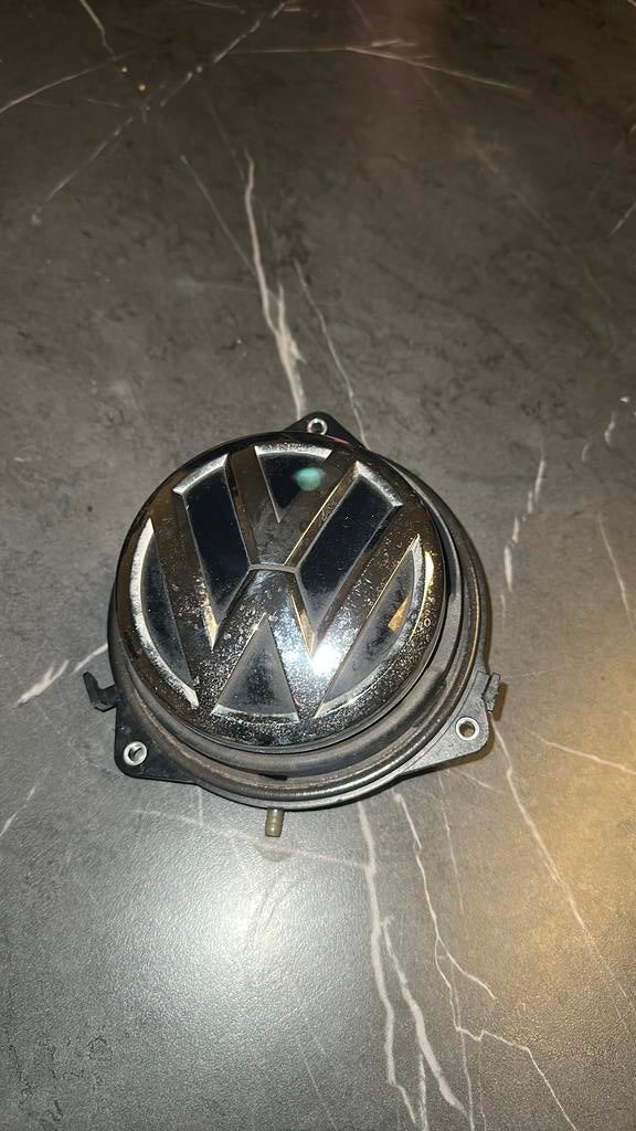 ORIGINAL Full VW Rear Emblem with Mechanism, Ophalen of Verzenden, Gebruikt, Volkswagen