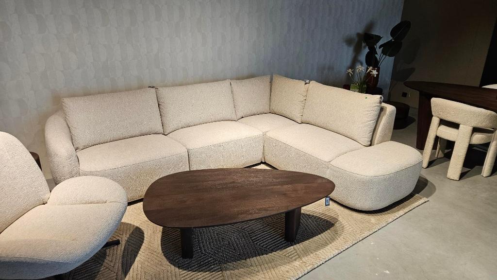 Beige Hoekbank Showmodel van 2.216,-, Ophalen, Japandi, 250 tot 300 cm, Hoekbank