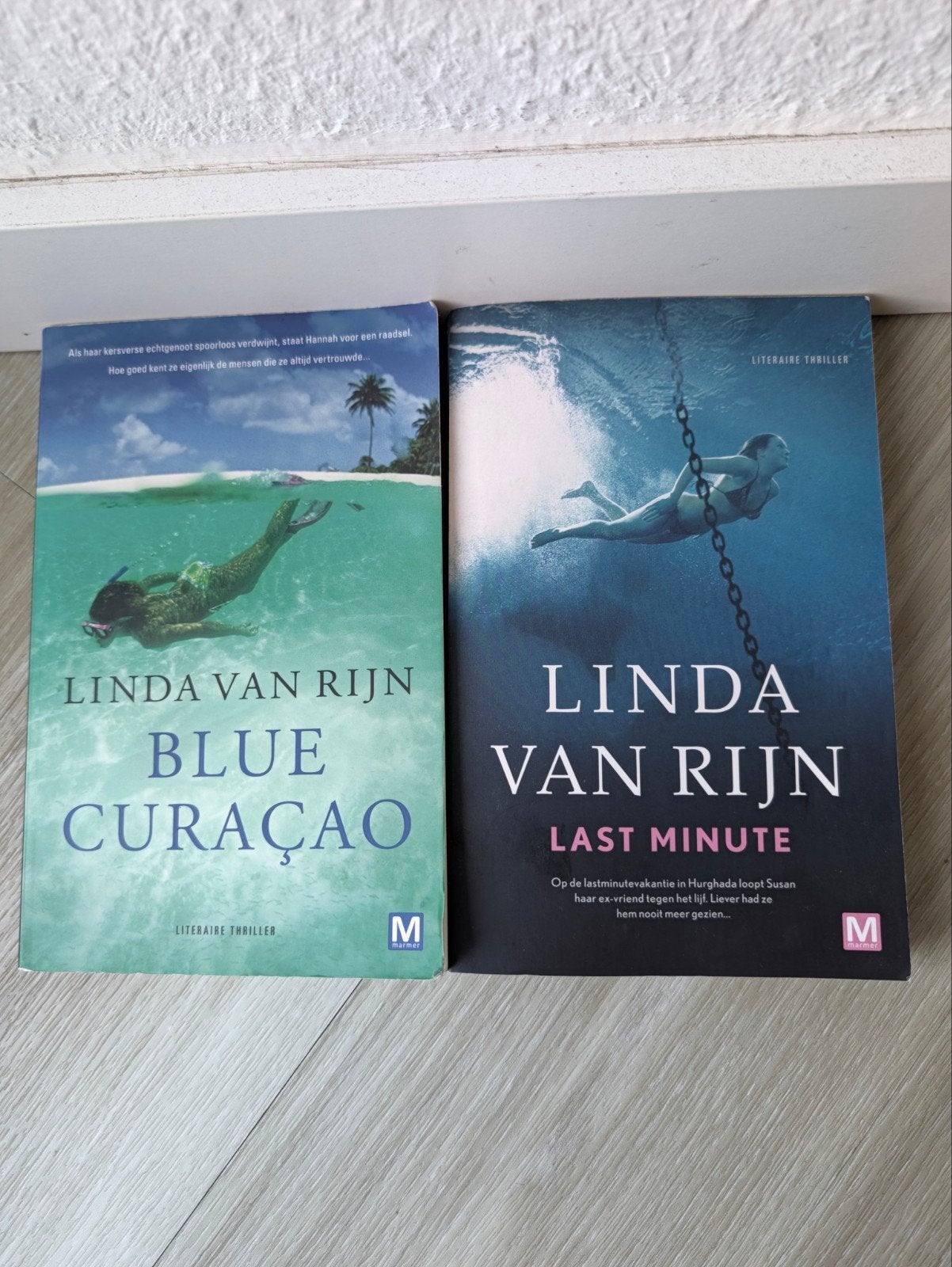 Linda van Rijn Boeken Blue Curaçao en Last Minute, Ophalen of Verzenden, Gelezen