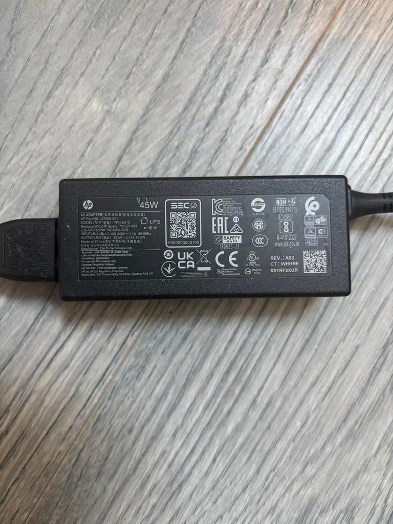 4 st HP adapter 45w - replace part 741727-001, Computers en Software, Laptop-opladers, Ophalen of Verzenden, Zo goed als nieuw